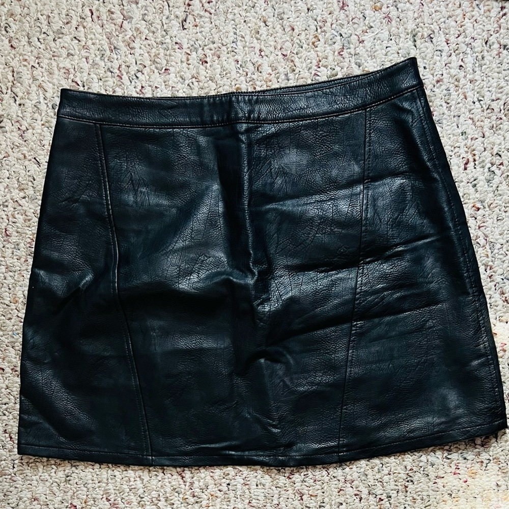 Black faux leather mini skirt